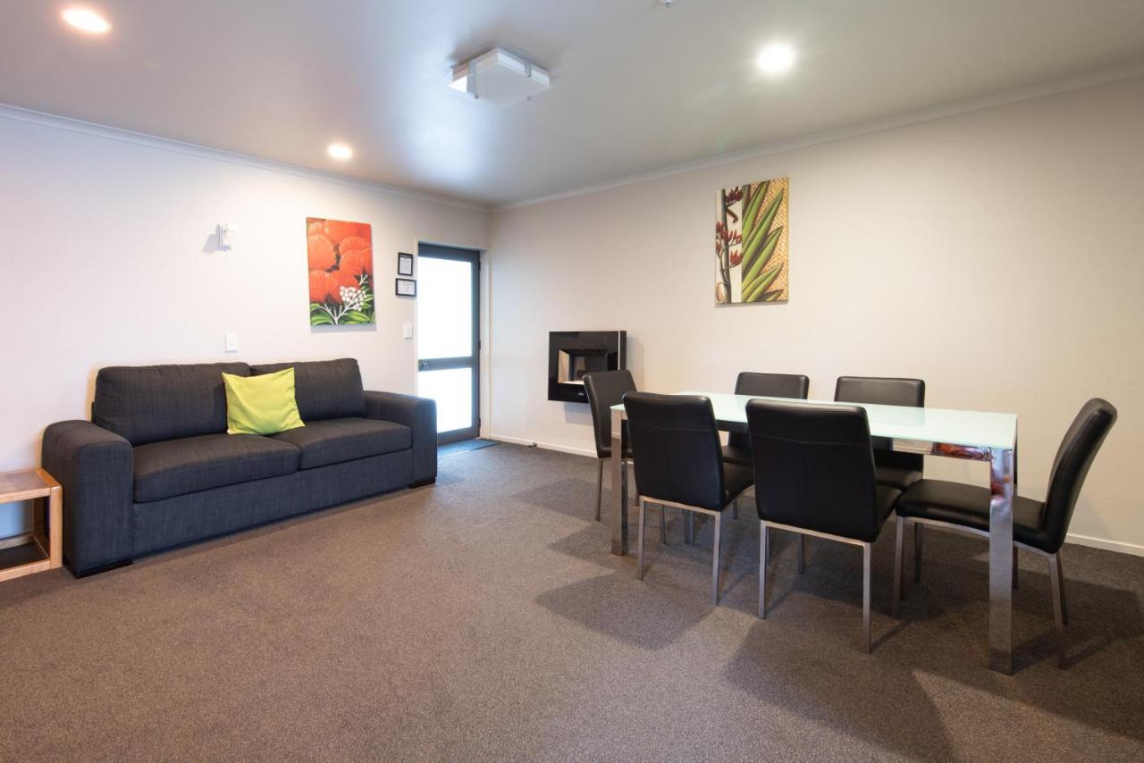 Two-Bedroom Apartment,1179057892:JPEG